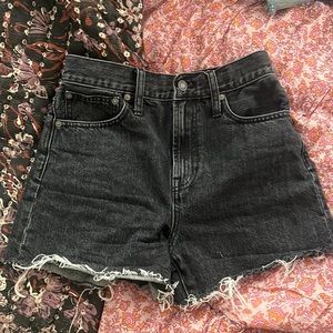 Madewell "the perfect jean shorts" black denim shorts size 24